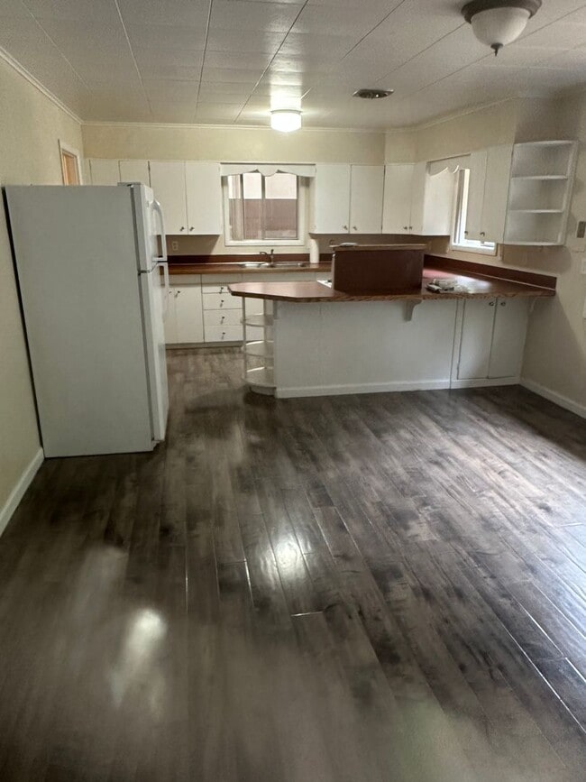 Building Photo - 2-bedroom 1 bath House