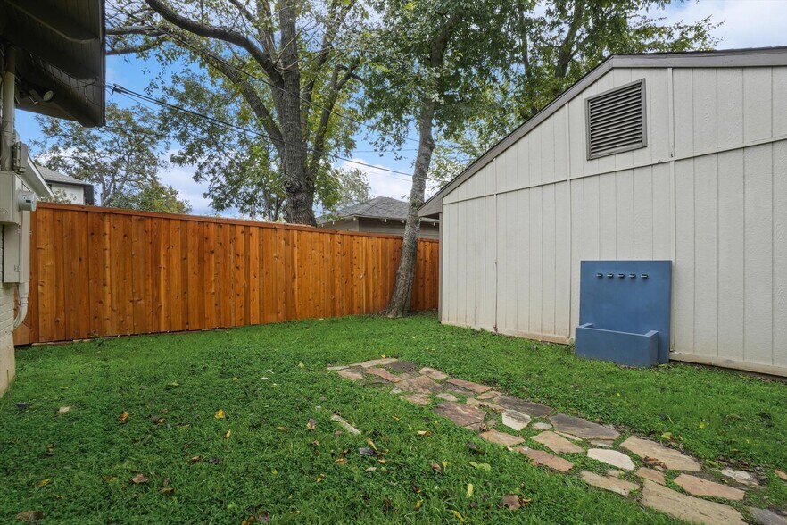 Building Photo - 6148 Marquita Ave