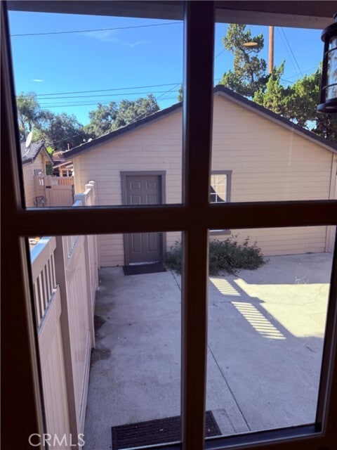 Building Photo - 119 N Cullen Ave