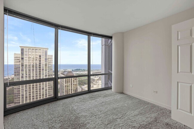 Building Photo - 1265 S Michigan Ave