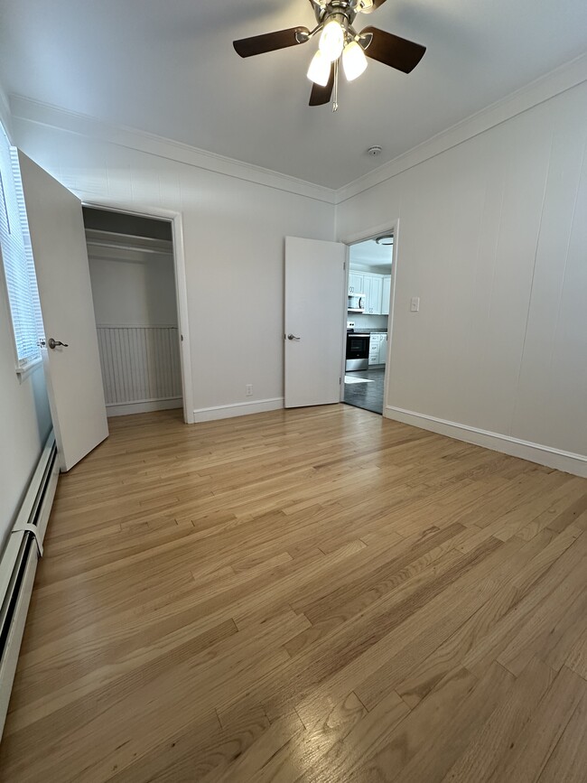 Spacious bedroom with double hanging closet - 12 Tiffany St