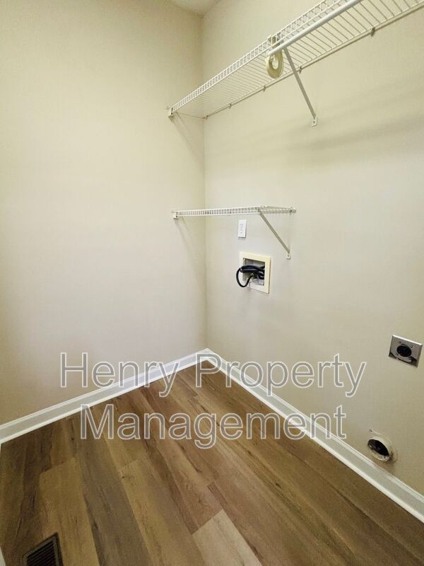 Building Photo - 404 Acorn Falls Ct