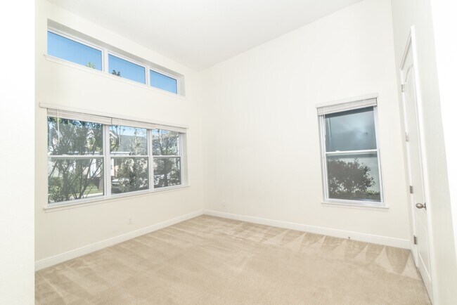 Building Photo - Dog-Friendly Laureate Park Home | 3 Bedrooms + Office Near Trails