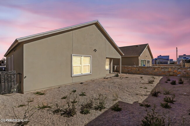 Building Photo - 1177 Night Sky St