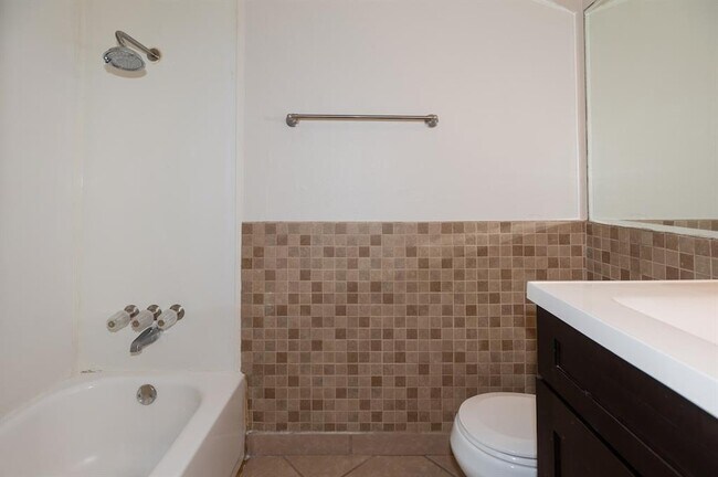 Building Photo - 11209 Renel Dr