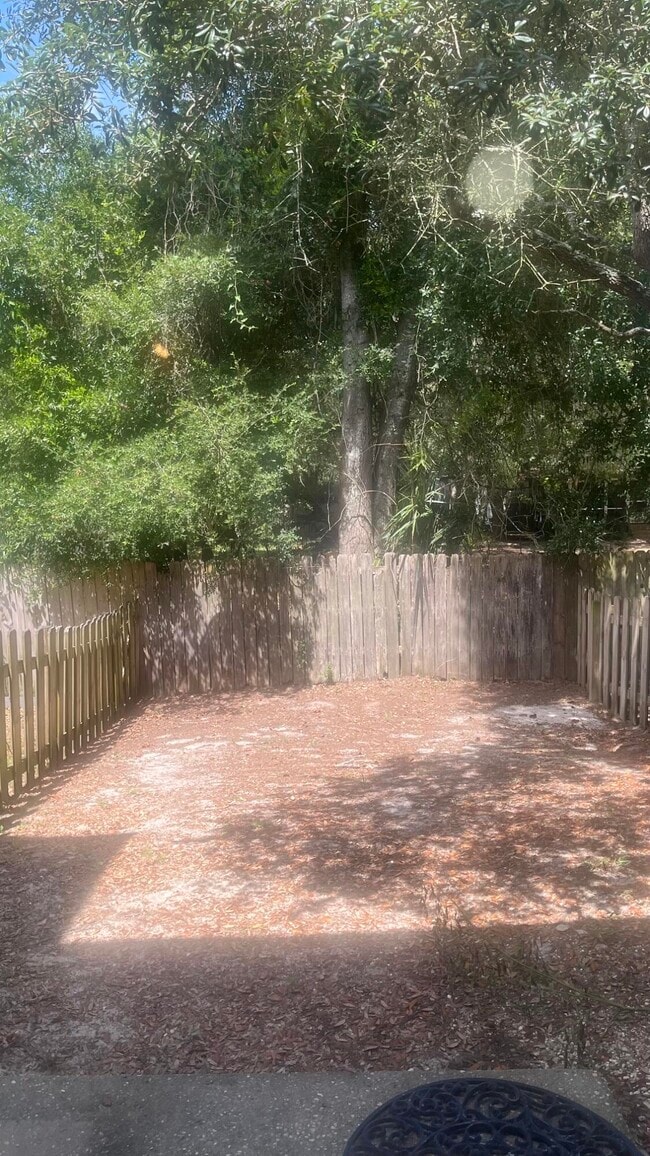 Building Photo - 2823 Bay Club Dr