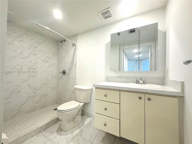 Building Photo - 9340 Fontainebleau Blvd