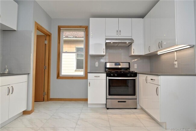 Building Photo - 361 Gregory St