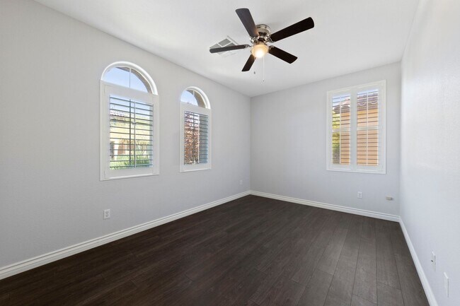 Building Photo - Stunning 1-Story Home in the Heart of Moun...