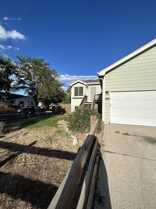 Building Photo - 8220 Medicine Bow Cir