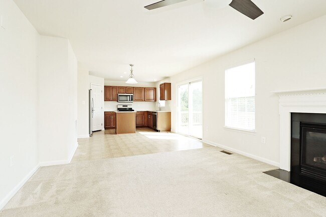 Building Photo - Pet-Friendly Holly Hill Home With Fenced Yard