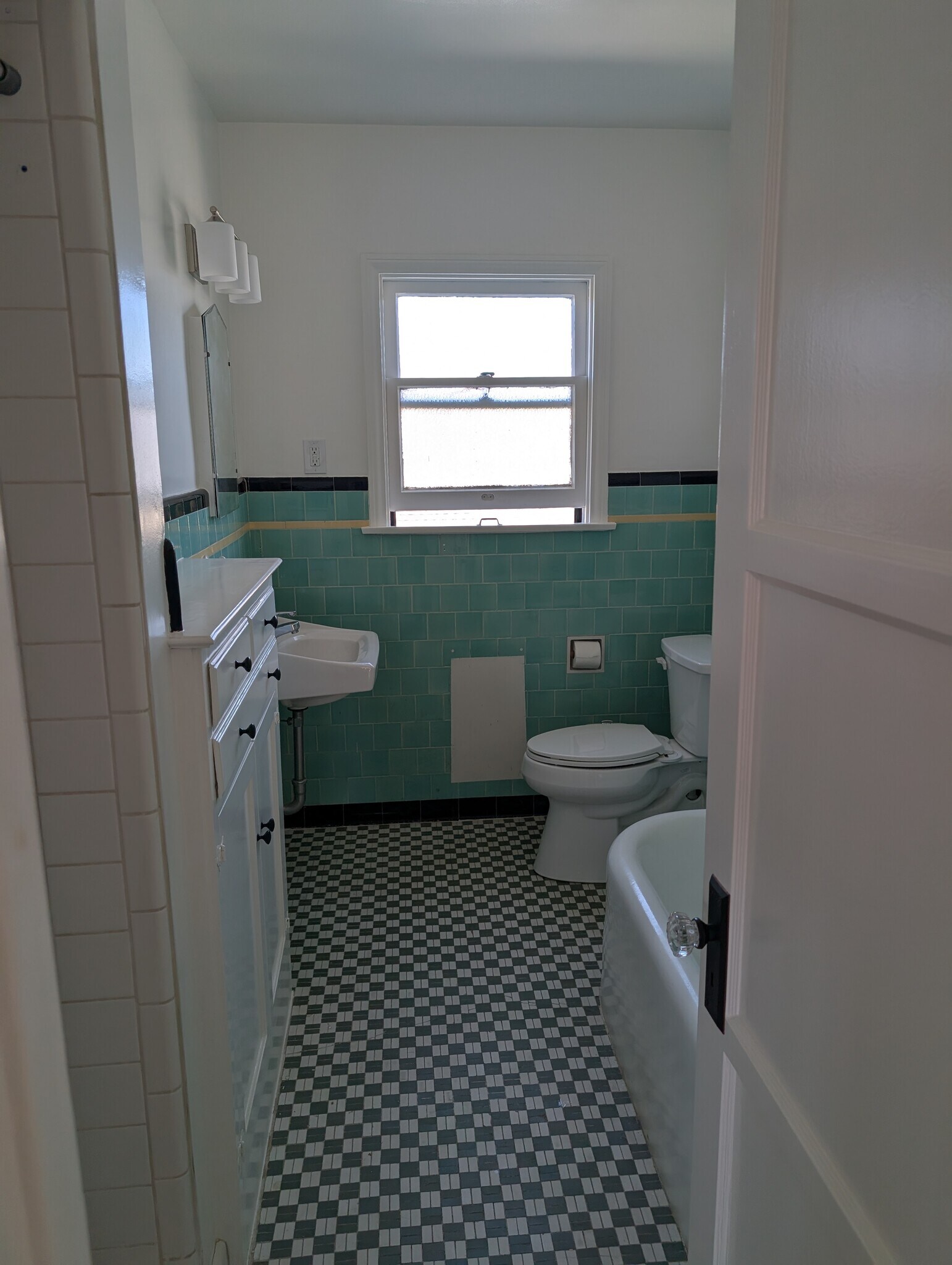 Bathroom - 436 Orizaba Ave