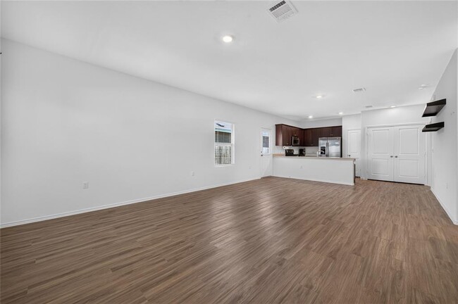 Building Photo - 15608 Spring Hill Ln