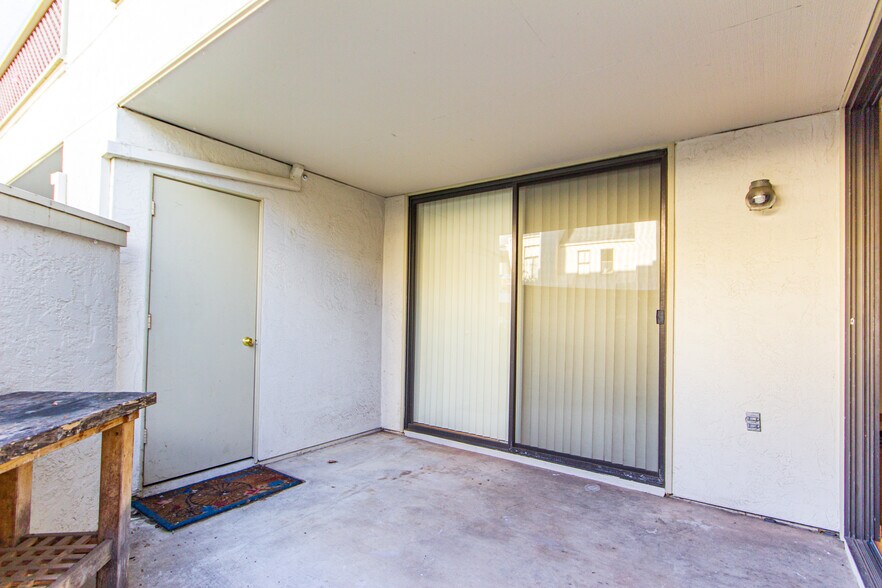 Building Photo - 2218 River Run Dr