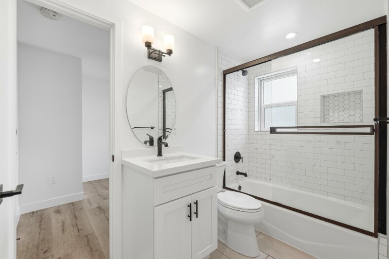 Building Photo - 5549 Fulcher Ave