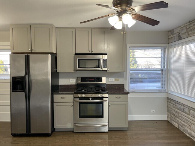 Primary Photo - 4240 Gilbert Ave