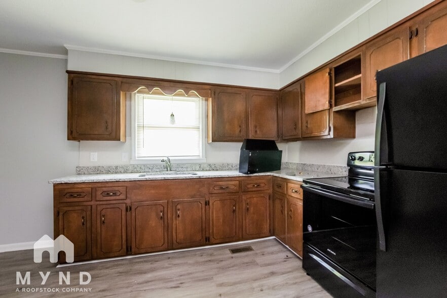 Building Photo - 3624 Somerset Dr