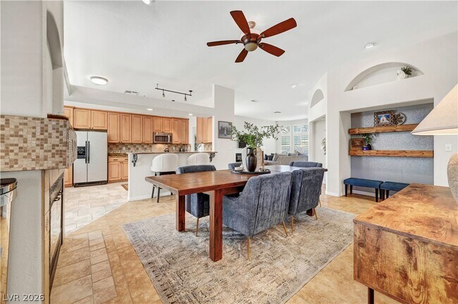 Building Photo - 1405 Sunblush Ln