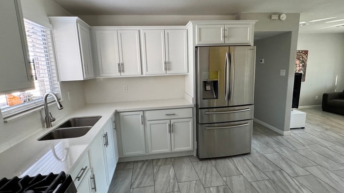 Building Photo - 222 E Southgate Ave