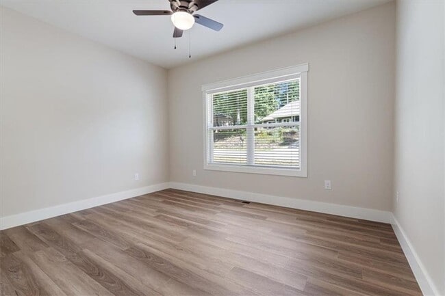 Building Photo - 28 Fleetwood Dr
