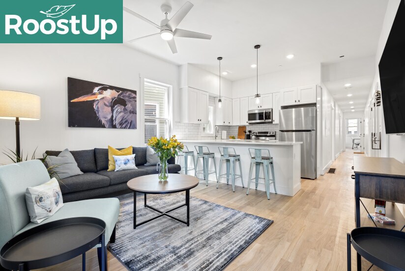 Building Photo - Furnished Bedroom with Private Bath in South Boston