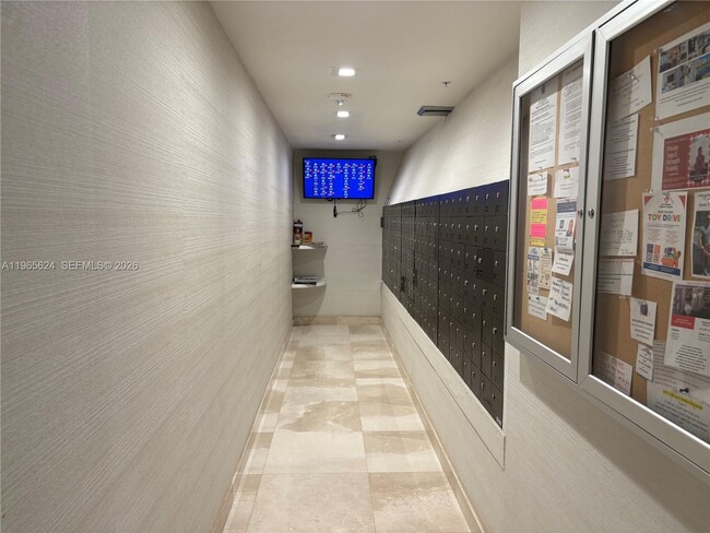 Building Photo - 20355 NE 34th Ct