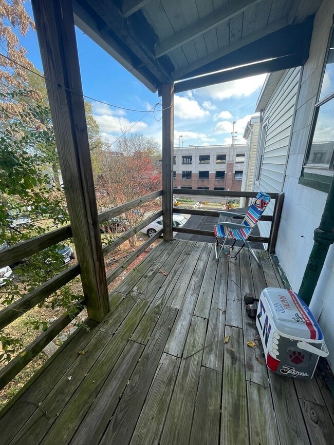 Building Photo - Large 3 bdrm/1 bath Home Within Walking Distance to VCU!