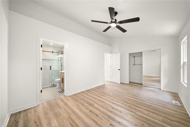 Building Photo - 1105 Wedgewood Way
