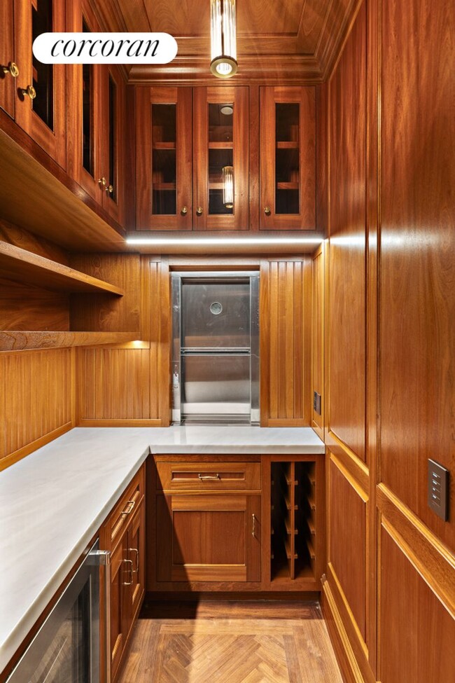 Building Photo - 4 E 64th St