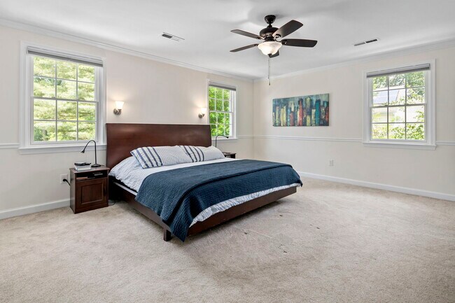 Building Photo - 6916 Seven Locks Rd