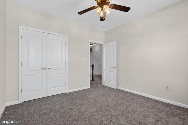Building Photo - 42563 Highgate Terrace