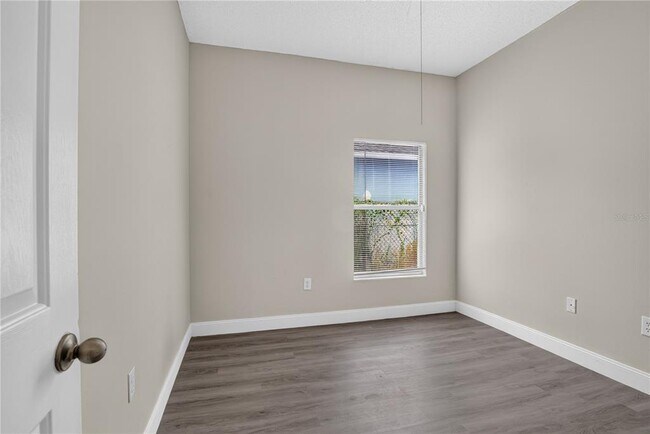 Building Photo - 121 Aurelia Ct