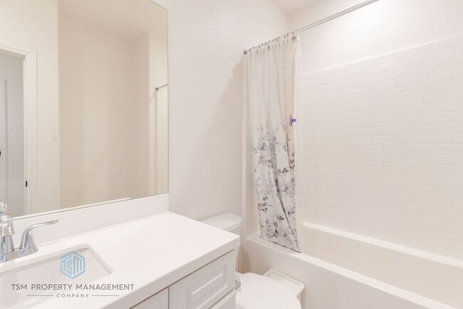 Building Photo - 3250 E Yountville Dr