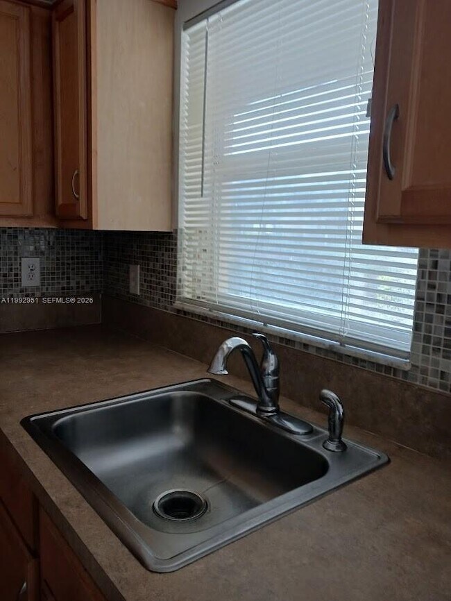 Building Photo - 7670 Westwood Dr