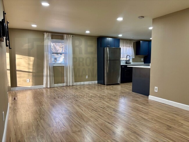 Building Photo - 2BR Duplex in Dyer - Designer Kitchen + Artisan Shower