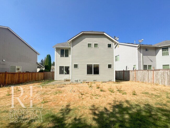 Building Photo - 2290 SW Siskin Cir
