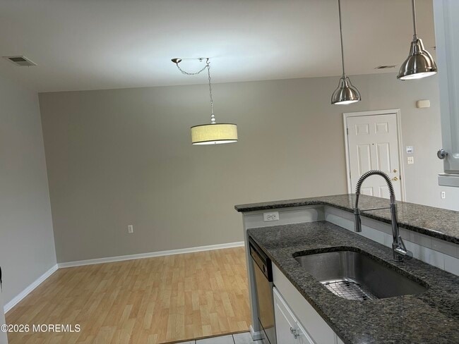 Building Photo - 610 Sophee Ln
