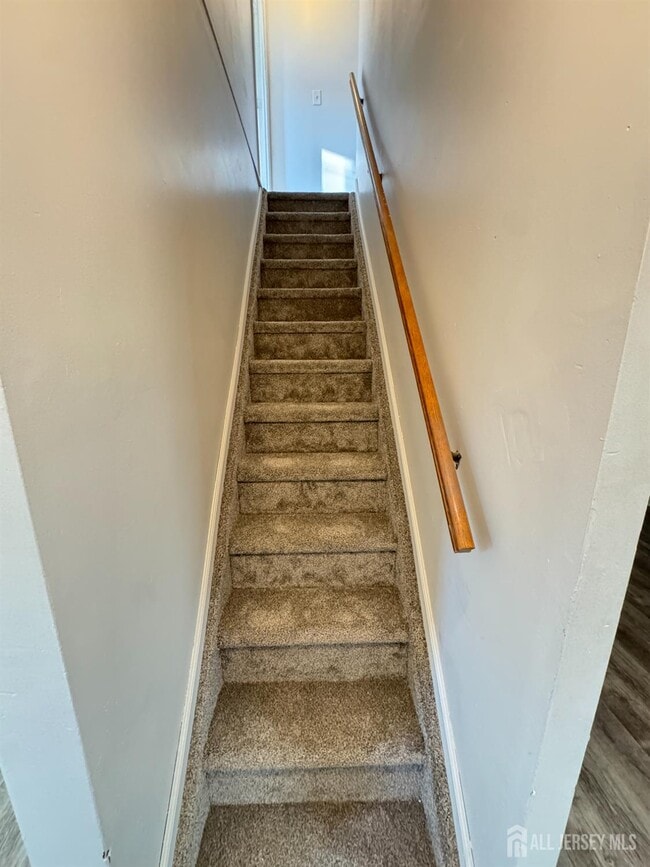 Building Photo - 317 Walnut St