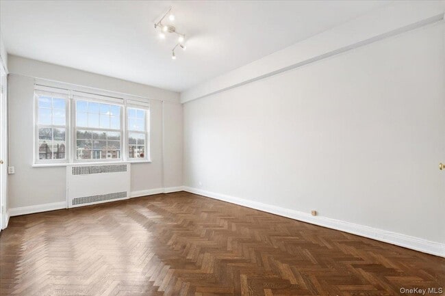 Building Photo - 45 Popham Rd