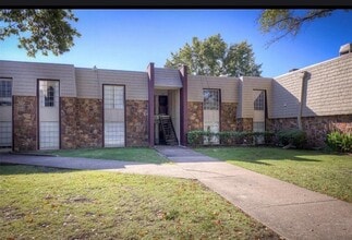 Building Photo - 6709 S Richmond Ave