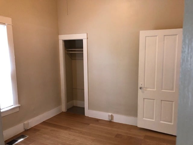 Building Photo - 475 E 7th St