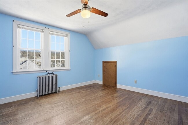 Building Photo - 12 Cardinal Rd