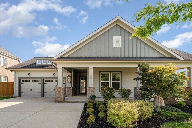 Primary Photo - Stunning all one-level home in Hendersonvi...