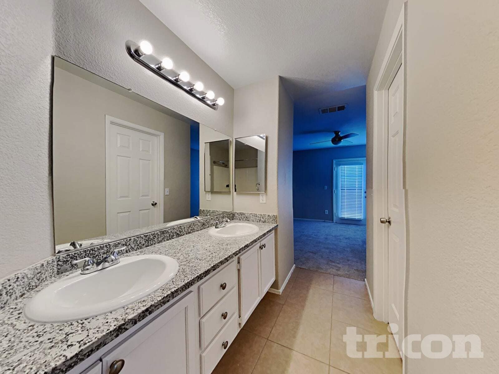 Building Photo - 5646 Roundrock Dr