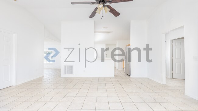 Building Photo - 2750 Gramercy Dr