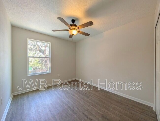 Building Photo - 2837 Regulus Dr