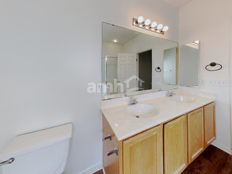 Building Photo - 12803 Winget Rd