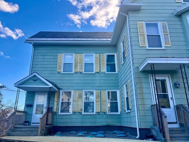 Building Photo - 14 Richmond St