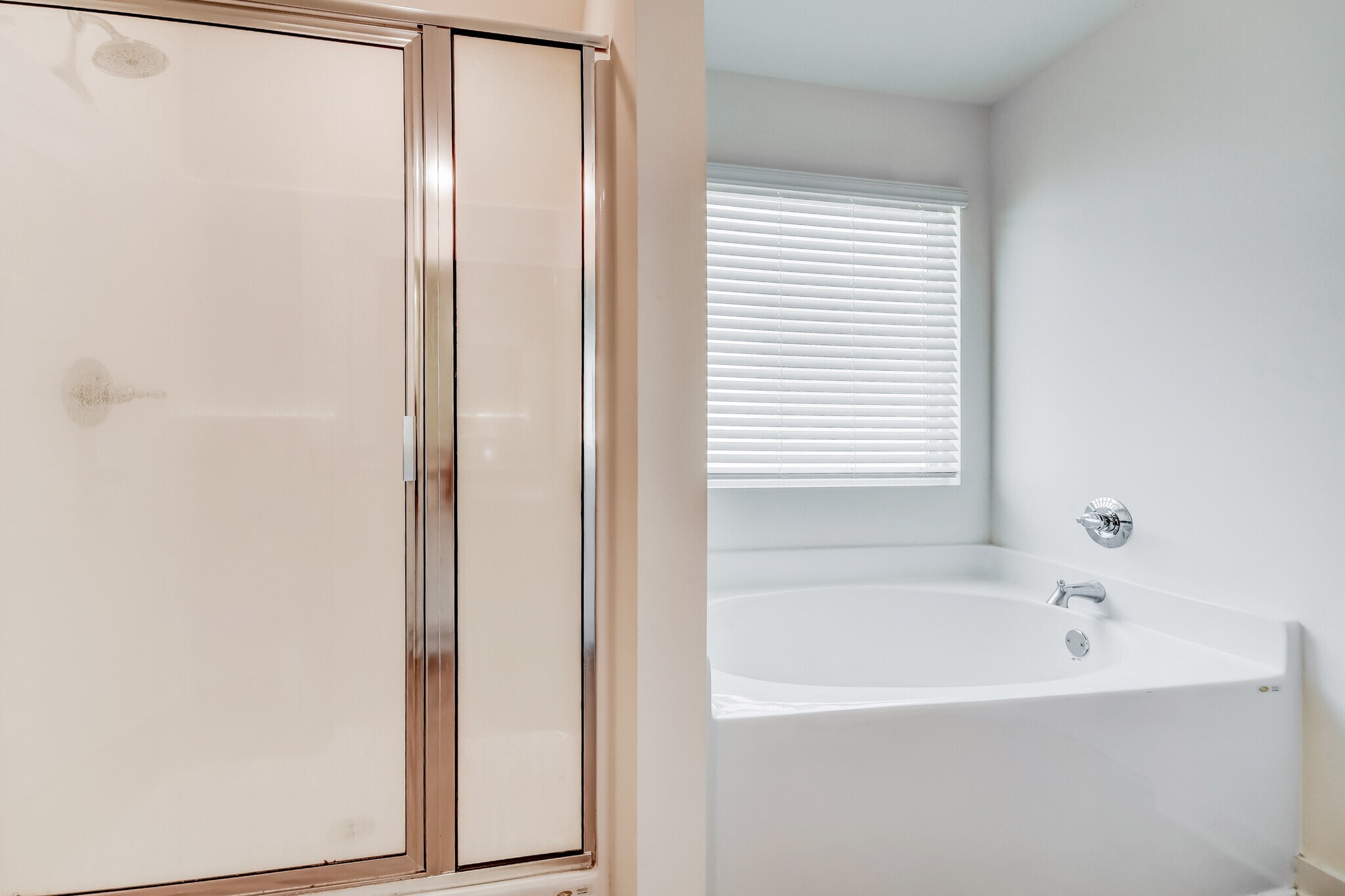 Building Photo - 12 Deer Creek Dr