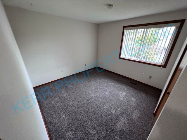 Building Photo - 2650 SW Meyers Dr